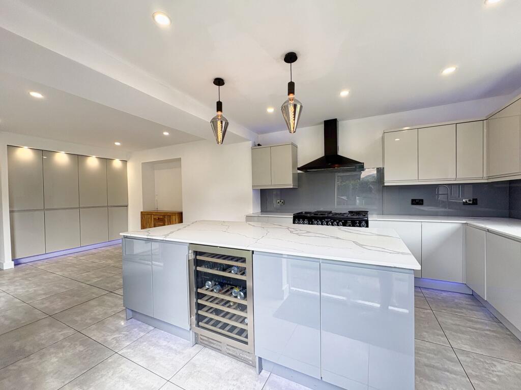 Main image of property: Fforest Hill, Aberdulais, SA10