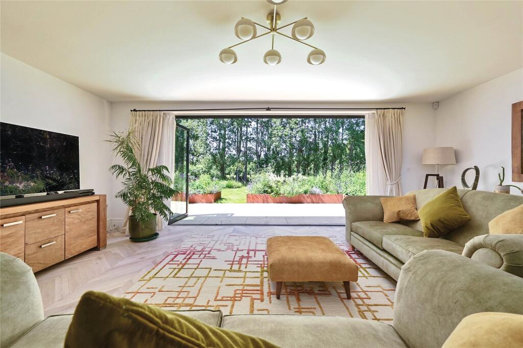House in Mid Sussex, Hassocks - More