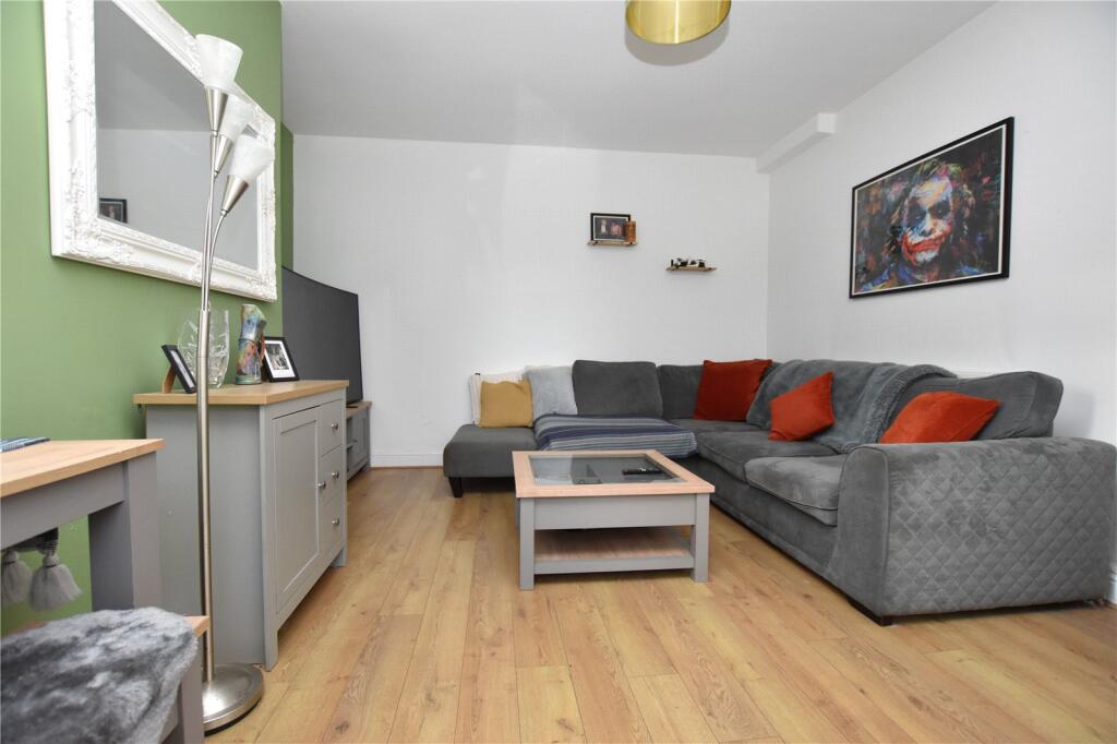 House in Leeds, Well Hill, Morley - View 2