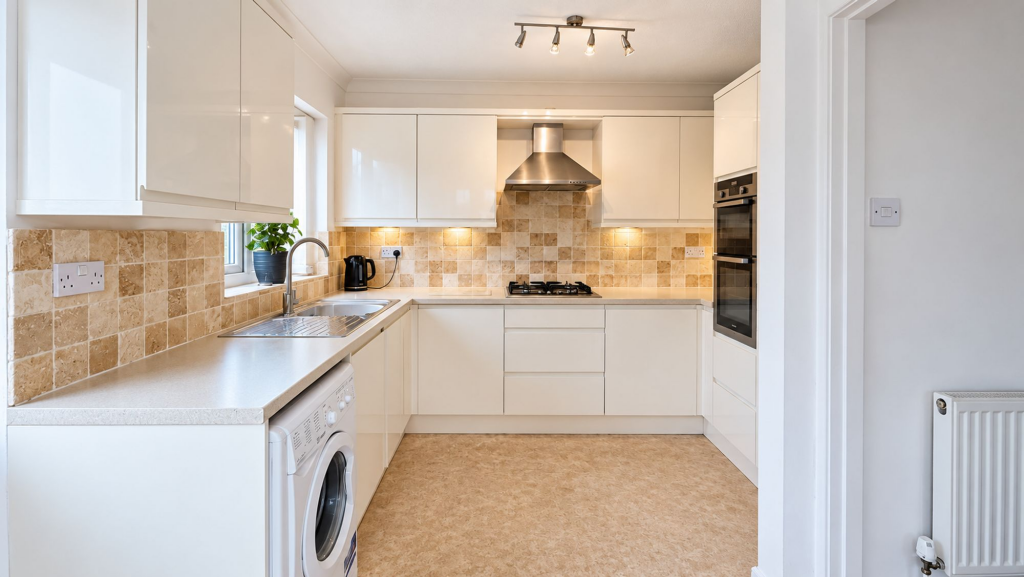 House in Stockport, Smithy Green, Cheadle Hulme - More