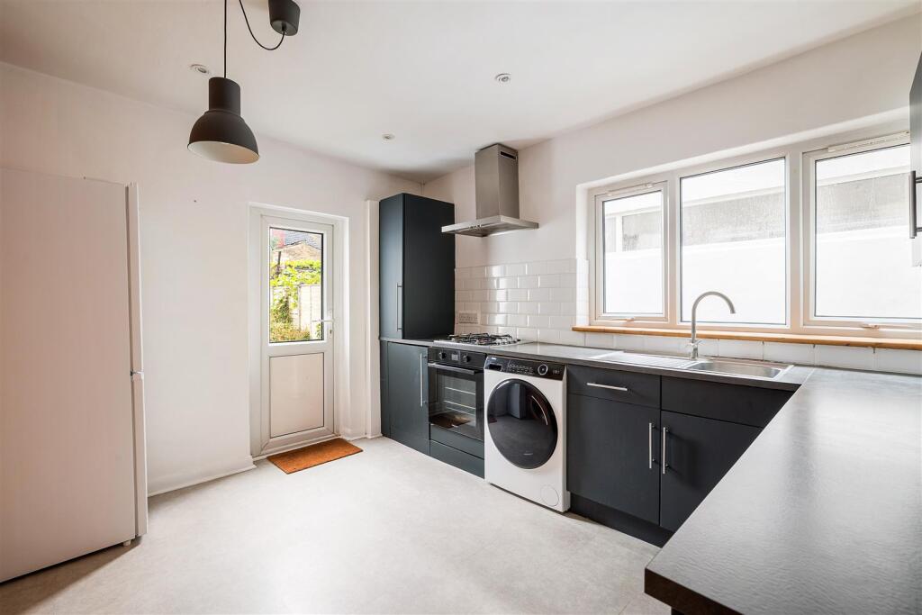 Apartment in London, Little Ilford - View 4