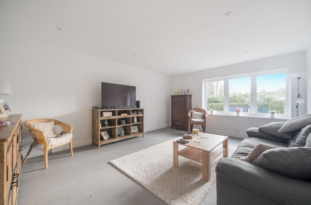 Upper Chobham Road, Camberley, Surrey, GU15 - View 6