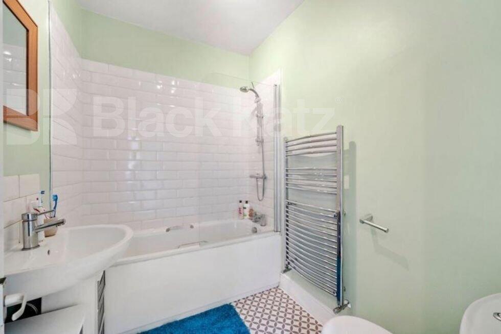 Apartment in London - View 3