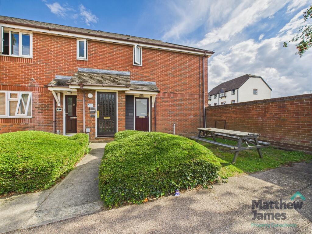 Main image of property: Chinook, Highwoods, CO4