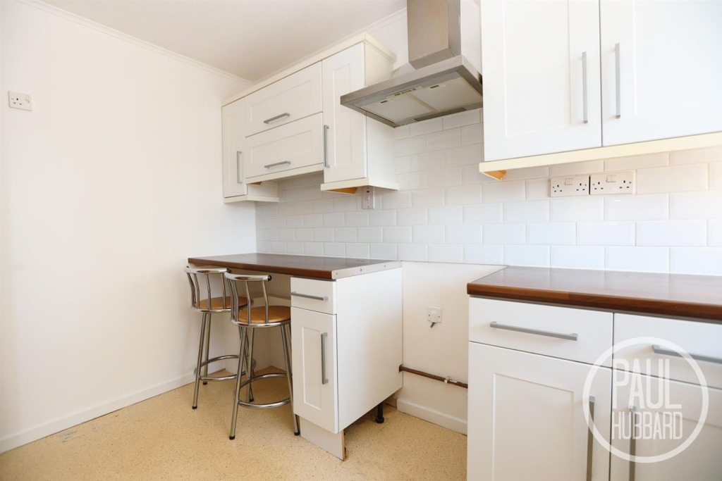 Apartment in East Suffolk, Lowestoft - View 5