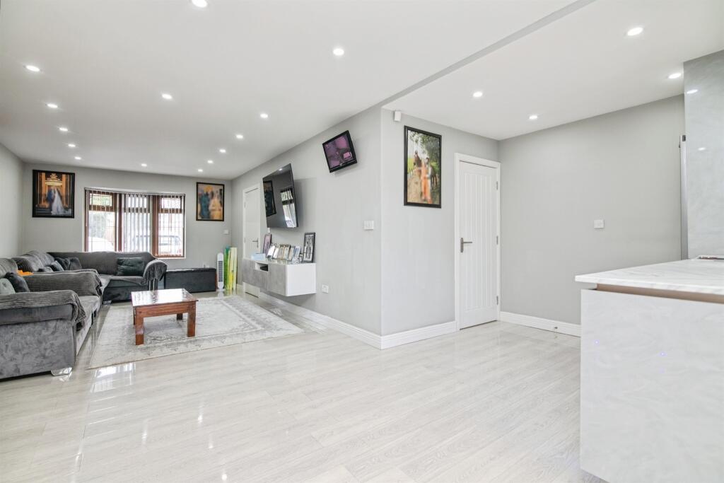 House in Sandwell, West Midlands - View 5