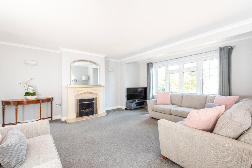 House in North Crawley, Little Crawley - View 2