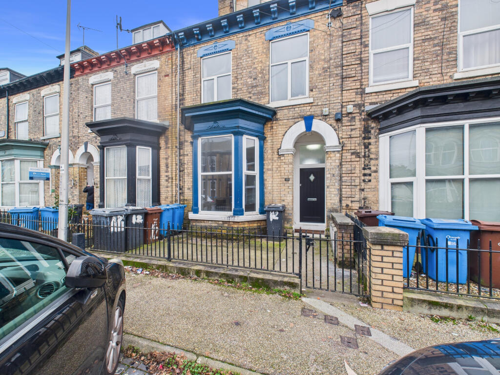 Main image of property: 12 Albany Street,  Hull, HU3