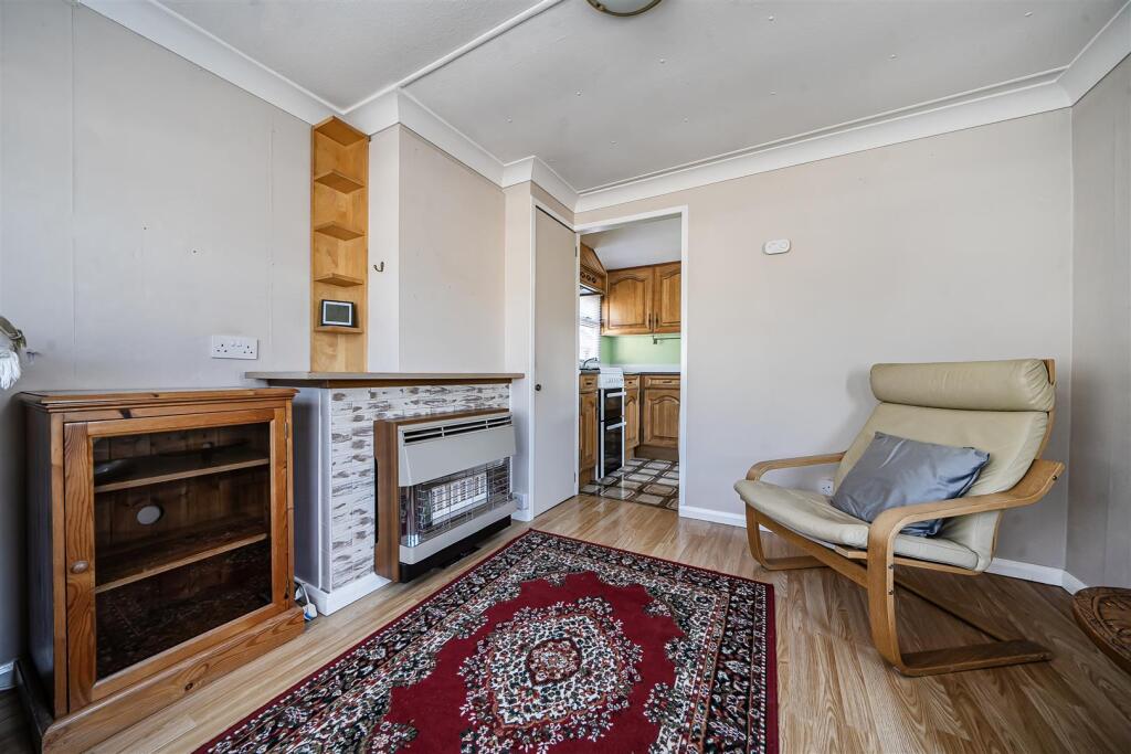 House in Siston, Warmley - More