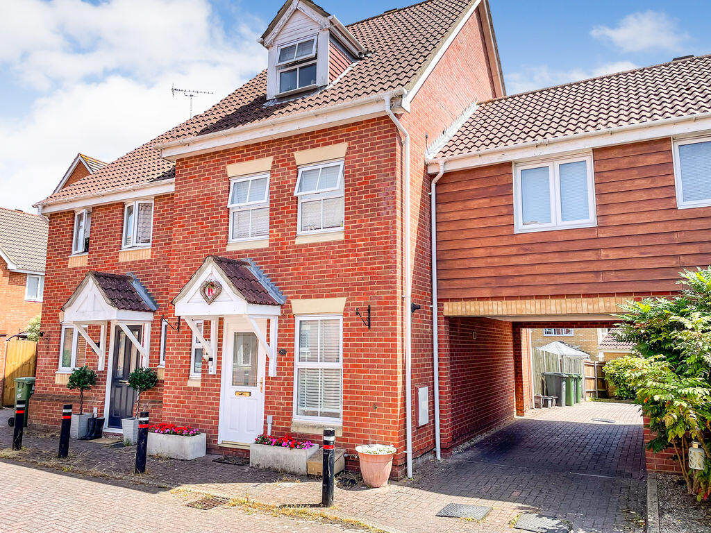 Main image of property: Doe Walk, Botley lakeside, Hedge End