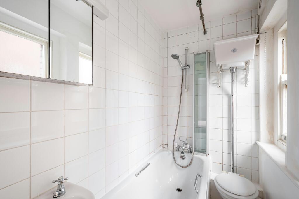 Brick Lane 136 F1 - 4.jpg