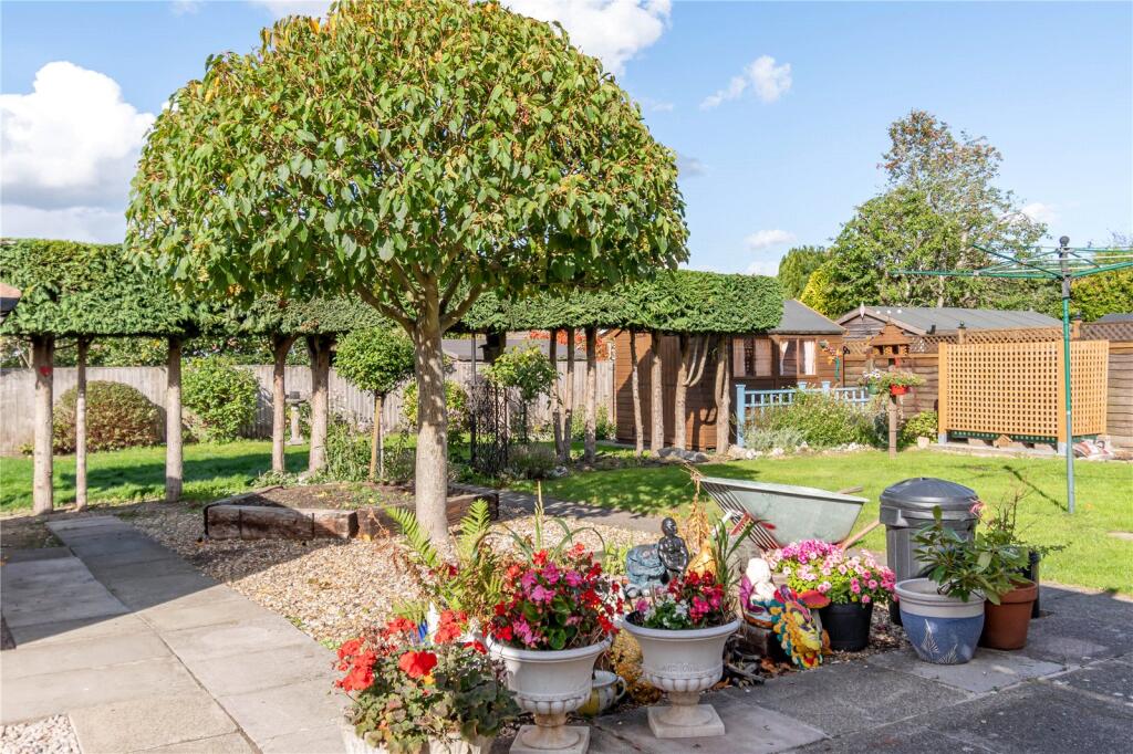 Ballingers, Urchfont, Devizes, Wiltshire, SN10 photo 3