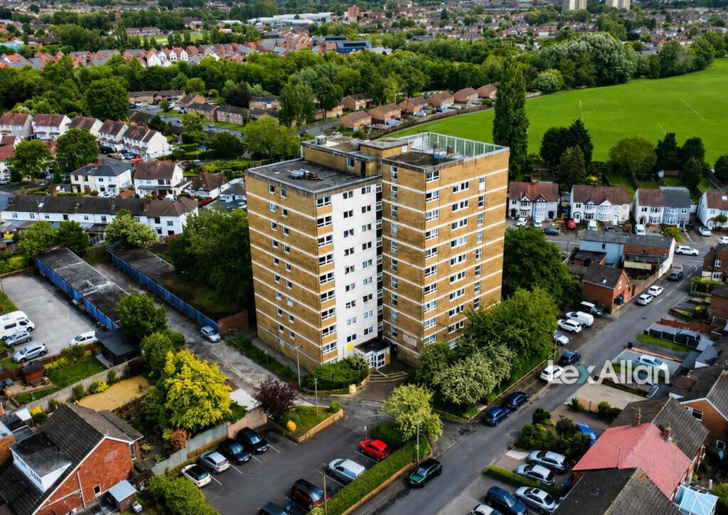 2-bed flat on Firmstone Street, Stourbridge, £100,000