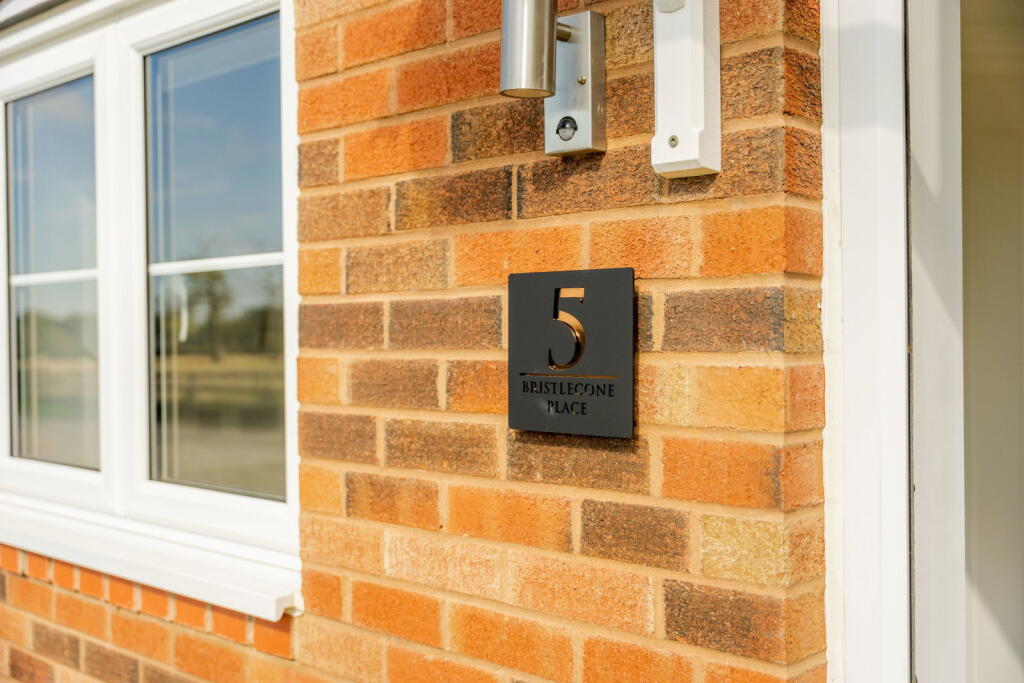 House in Stockport - View 5