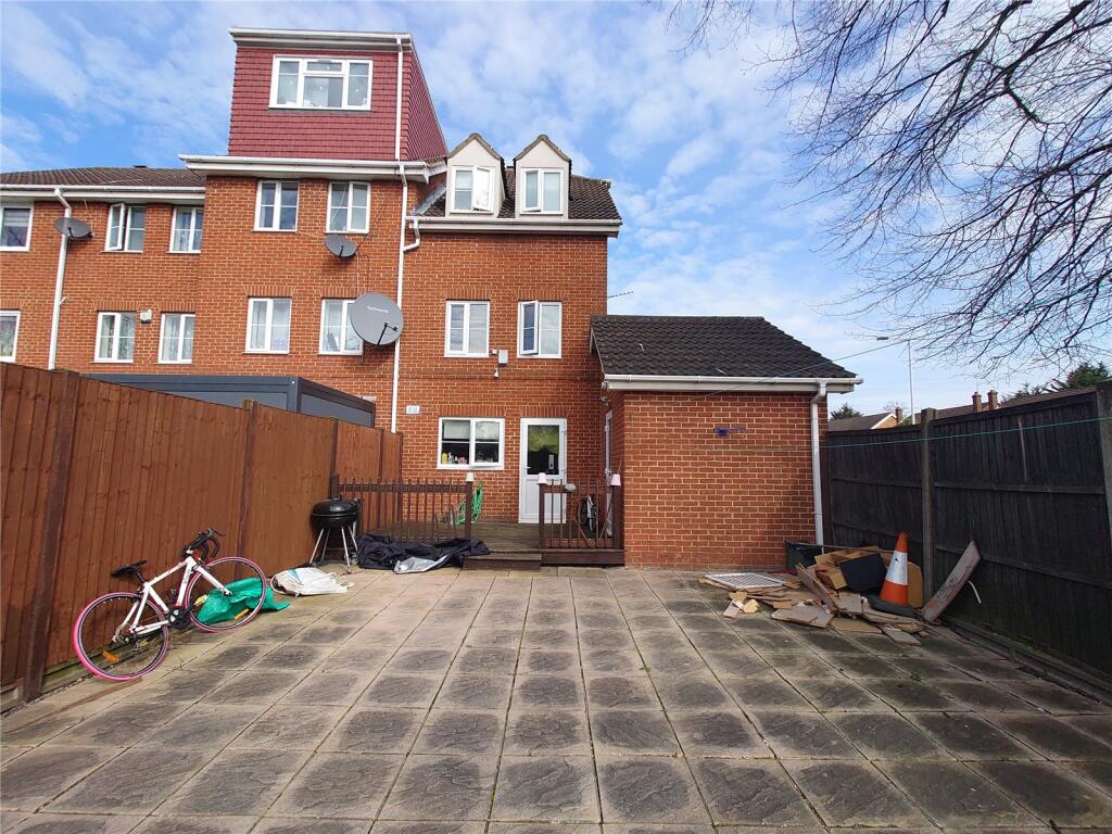 Rose Park Close, Hayes, Greater London, UB4 photo 2
