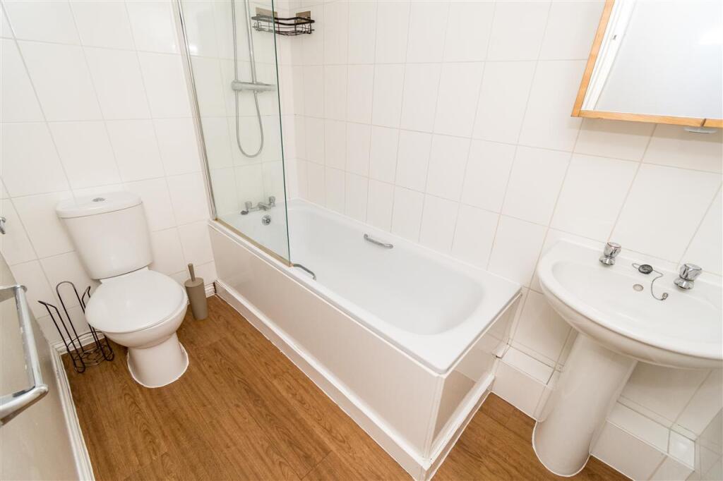 Apartment in Southampton, Lordshill - View 3