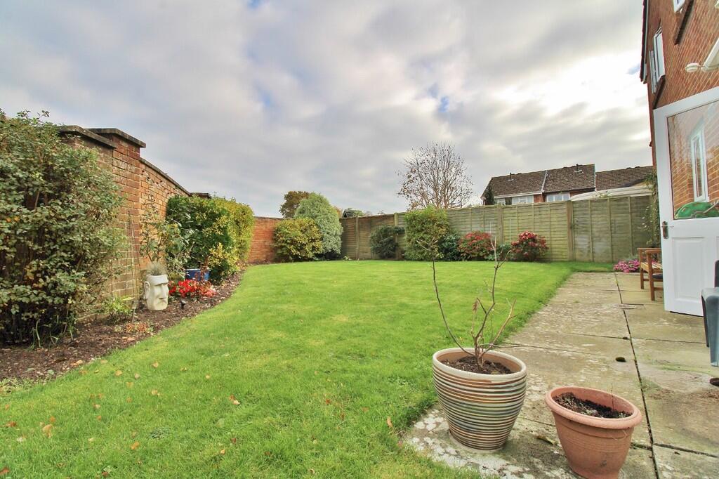 Forties Close, Stubbington, Fareham photo 2
