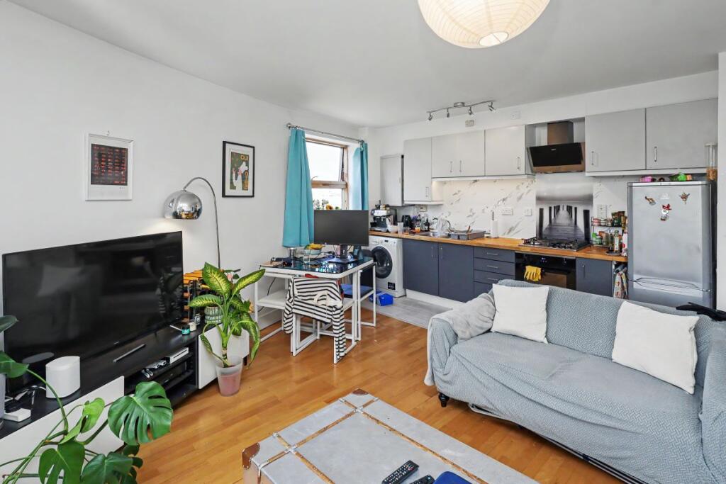 Apartment in London - More