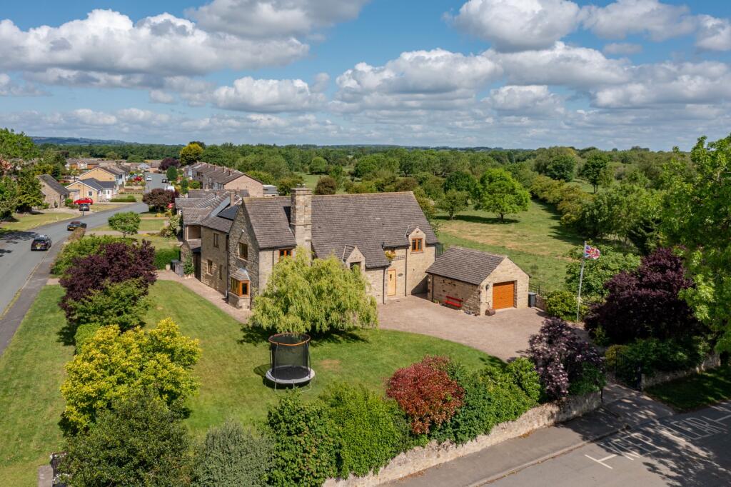 4 bedroom detached house for sale in 4 Bedroom detached with 2 bedroom ...