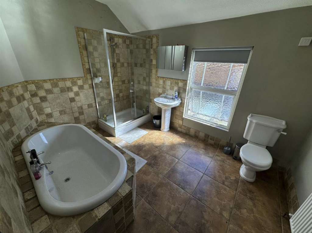 House in Peterborough - View 4