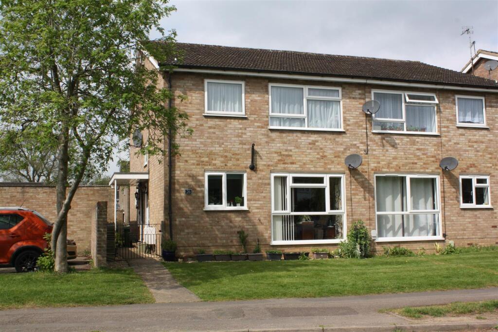Main image of property: Cromwell Avenue, Thame