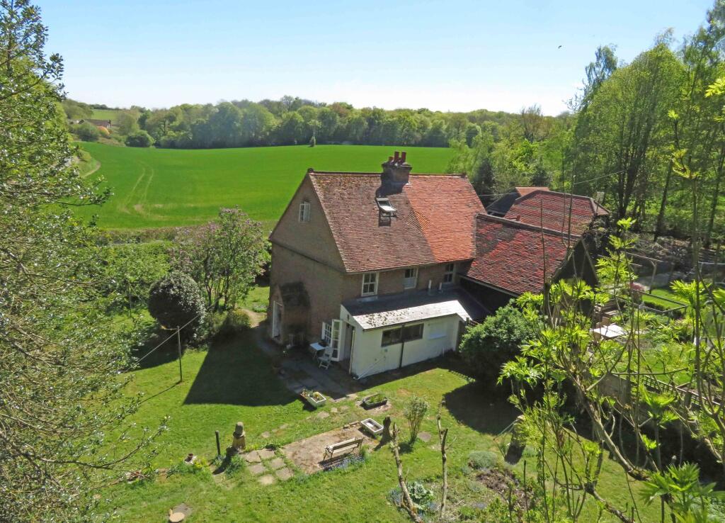 Main image of property: Frieth Road, Marlow, SL7