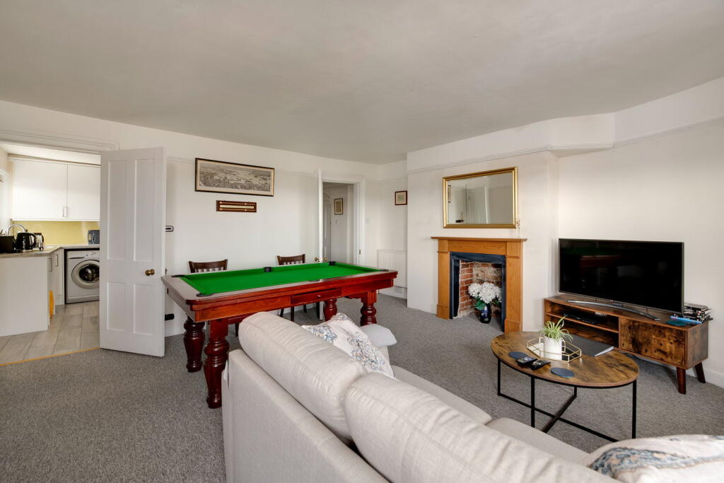 Apartment in Winchester, Hampshire - View 5