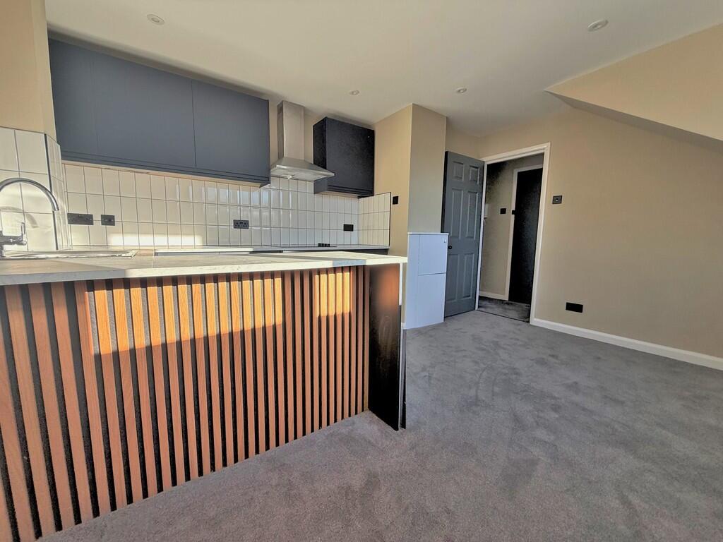 1-bed flat on Buckingham Place, Brighton, £200,000