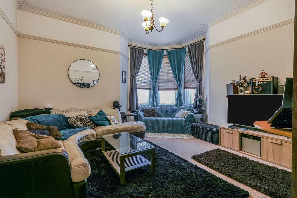Apartment in Bournemouth, Boscombe - View 3