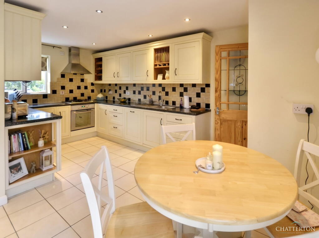 House in Worcester - View 4