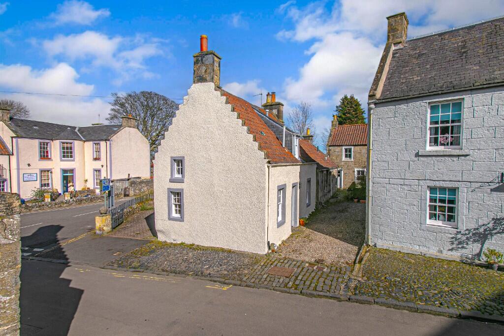 Main image of property: Back Wynd, KY15