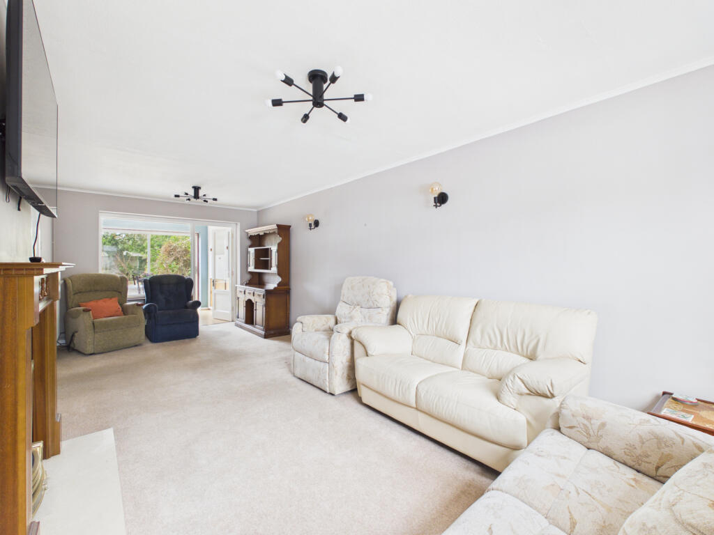 Rochester Avenue, Woodley photo 2
