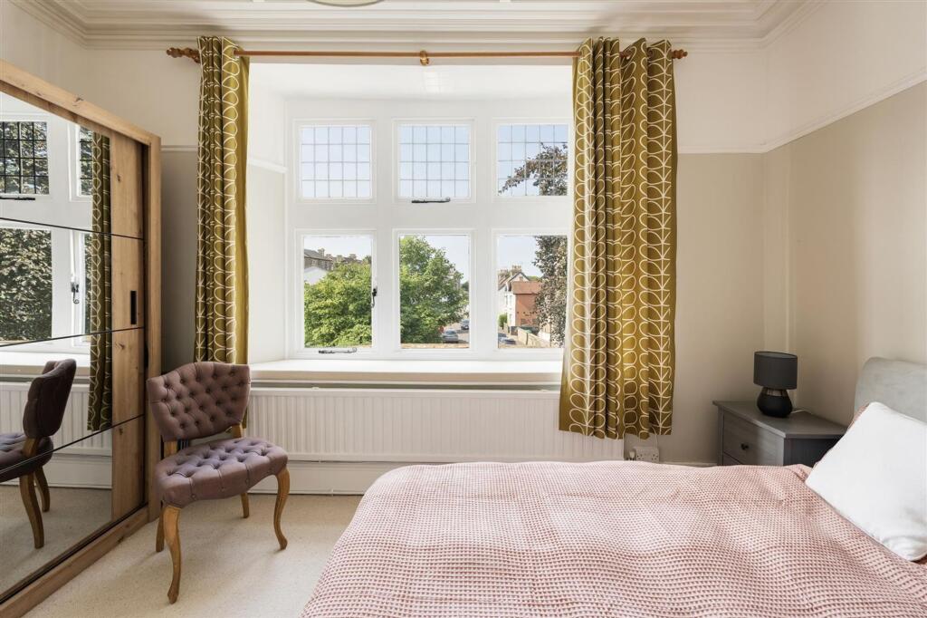 Apartment in Bristol, Sneyd Park - View 5