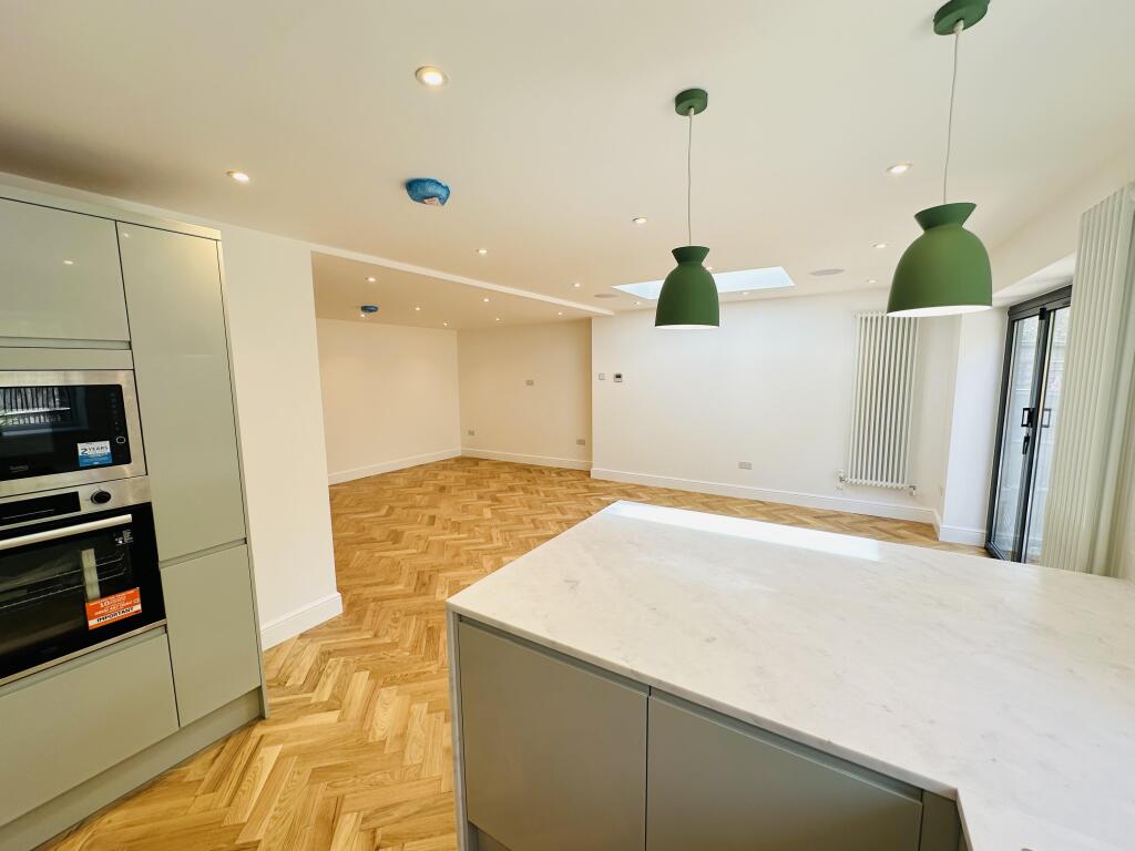 House in Cambridge, Cherry Hinton - View 5