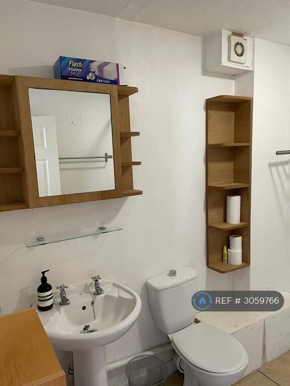 House in London - View 5