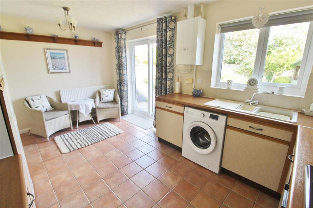 House in South Kesteven, Grantham - More