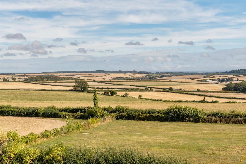 House in Dorchester, Milborne St. Andrew - View 3
