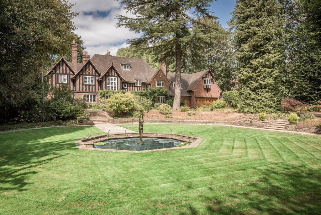 Main image of property: Ladywood Road, Sutton Coldfield, B74 2SW