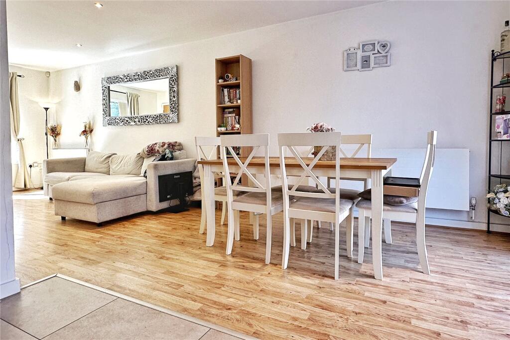 Louisa Street, Openshaw, Manchester, Greater Manchester, M11 – další