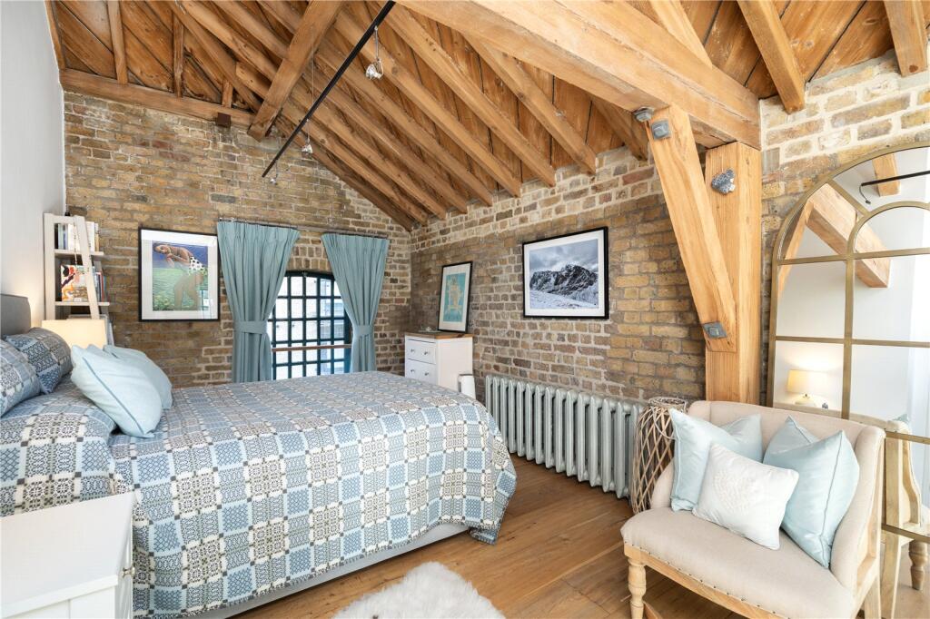 Apartment in London - View 5