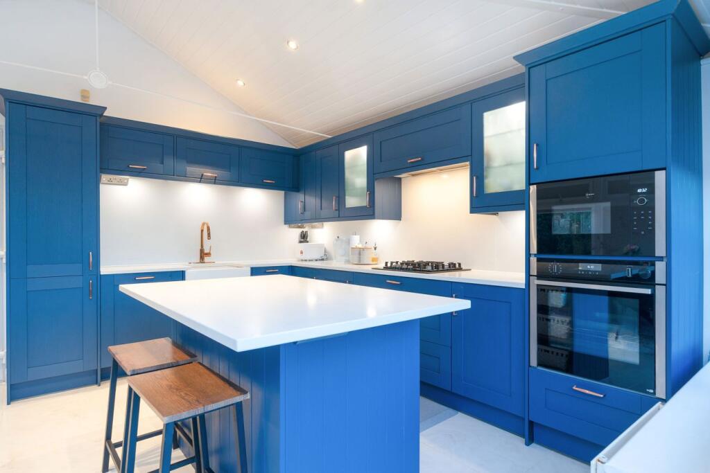 House in Slough - View 3