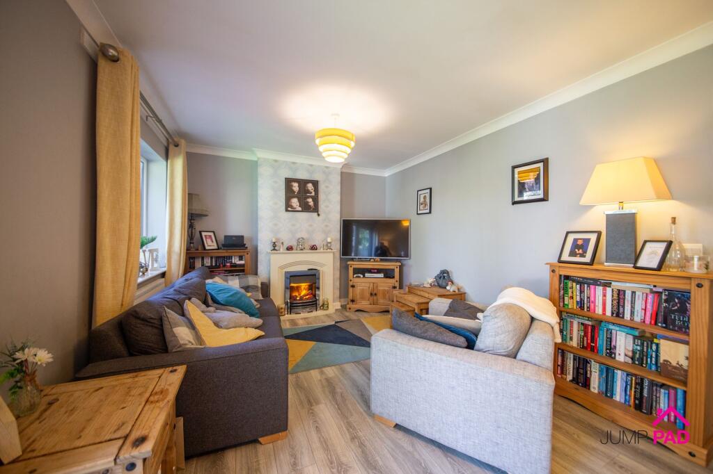 House in St Helens, Wargrave - More