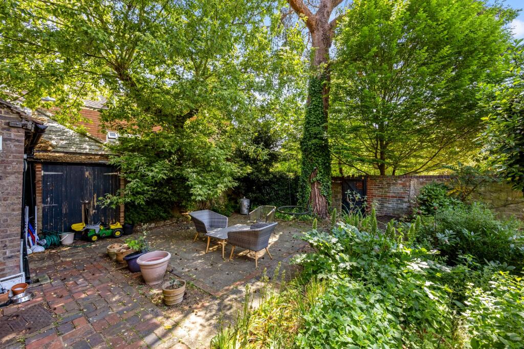 House in Haywards Heath, Cuckfield - View 4