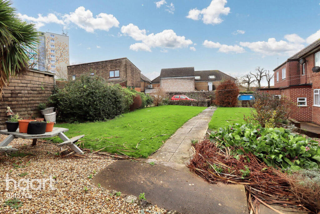 Apartment in Bristol, Shirehampton - View 3