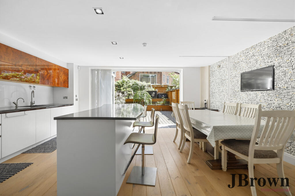 House in London - View 2