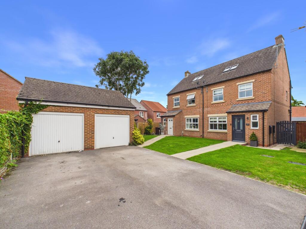 Main image of property: The Laurels, Barlby, YO8