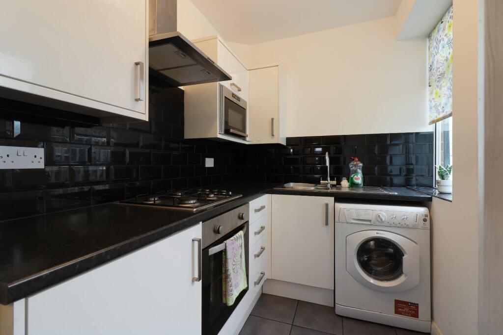 House in Sheffield, Saint Vincent's Quarter, Upperthorpe - View 3