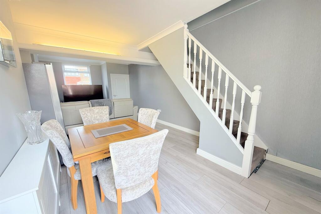 5 Sea Lane. Runcorn WA7 5NG photo 4