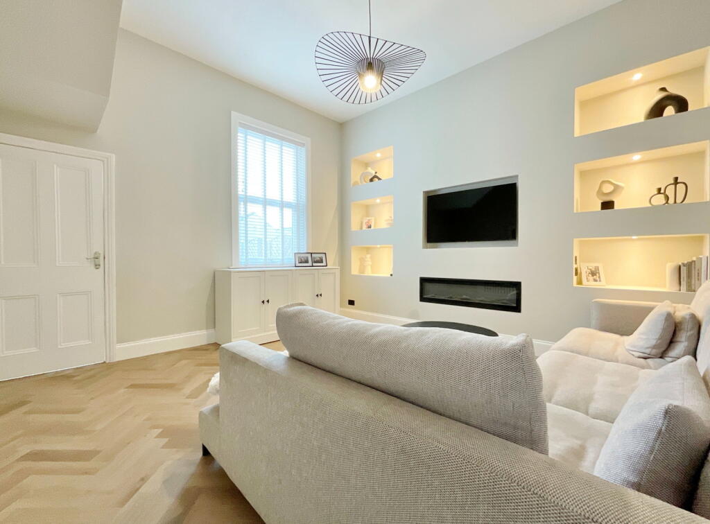 House in Southport, Meols Cop - More