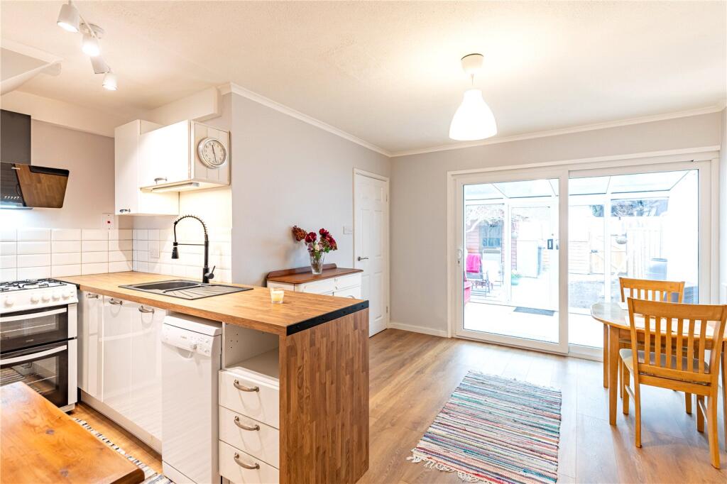 House in Newbury, Ham Marsh, Speenhamland - More